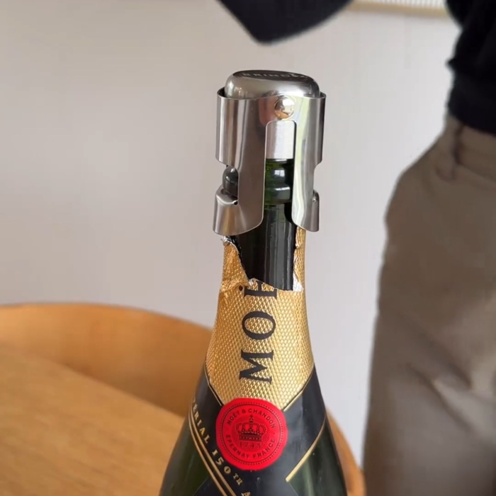 GIFT BOX, CHRISTMAS GIF, GIFT IDEAS, GIFT FOR HIM, GIFT FOR HER, BRINDIZ, CHAMPAGNE STOPPER, GIFT BOX, GIFT BOXES, CELEBRATION BOX BRINDIZ, ACRYLIC FLUTES, WINE GLASSES, KEEP THE FIZZ IN NATURAL WINE, BUBBLE STOPPPER, BUBBLELOCK, PRESER FIZZ, PRESERVE NATURAL WINE, SPARKLING WINE