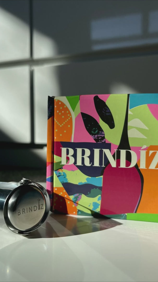 GIFT BOX, CHRISTMAS GIF, GIFT IDEAS, GIFT FOR HIM, GIFT FOR HER, BRINDIZ, CHAMPAGNE STOPPER, GIFT BOX, GIFT BOXES, CELEBRATION BOX BRINDIZ, ACRYLIC FLUTES, WINE GLASSES, KEEP THE FIZZ IN NATURAL WINE, BUBBLE STOPPPER, BUBBLELOCK, PRESER FIZZ, PRESERVE NATURAL WINE, SPARKLING WINE 